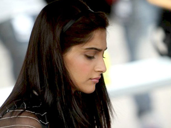 on the sets of thank you 18