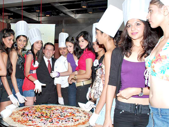 femina miss india finalists make giant pizza at novotel hotel 5
