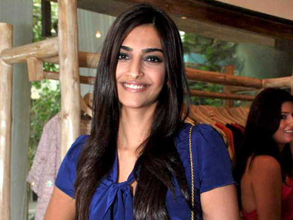 launch of twinkle khannas the white window 6
