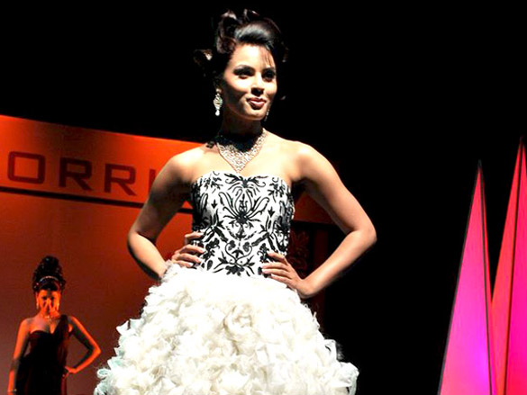 eesha koppikhar graces bd hair and make up fashion week 2010 20