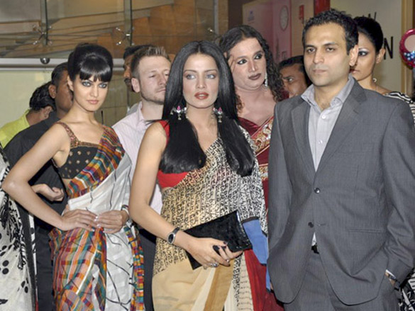 celina jaitly inaugurates jashn store 6