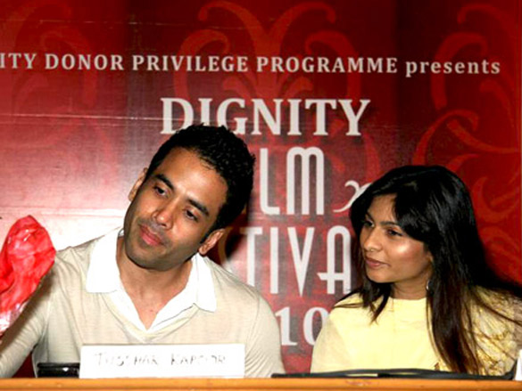 tanuja tanisha and tusshar at dignity film festival 4
