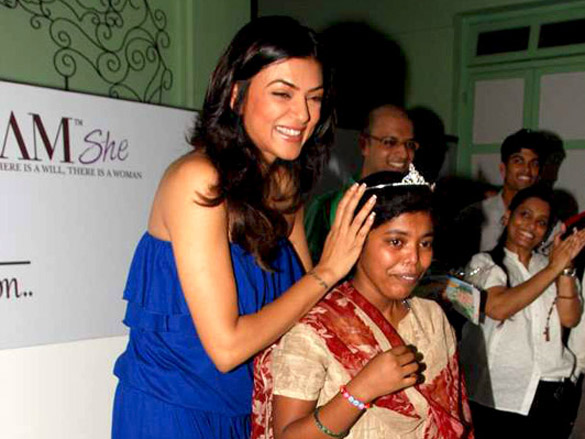 sushmita sen crowns the winner of i am princess contest at bal bhavan 4