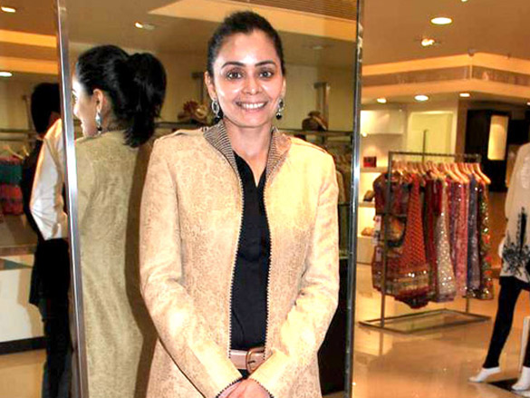 riyaz gangji launches summer 2010 collection 11