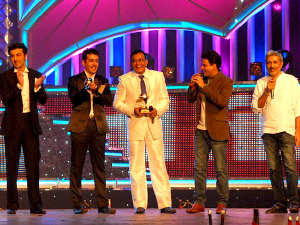 ranbir at the grand finale of dance india dance 3