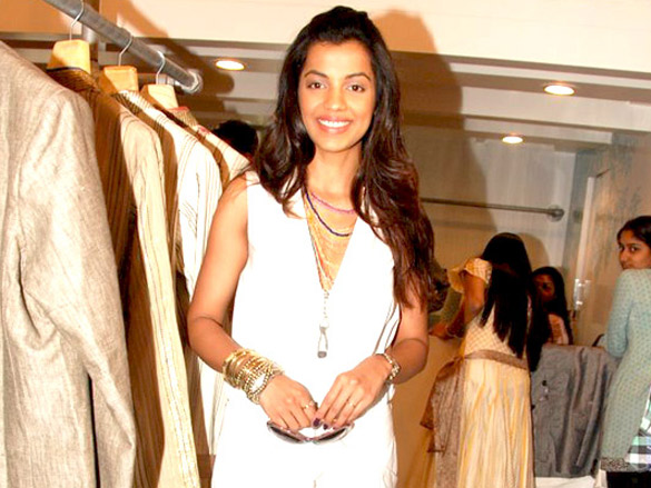 mugdha vatsal and jackie shroff at the launch of sobo for men 3