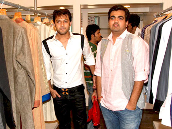 mugdha vatsal and jackie shroff at the launch of sobo for men 6
