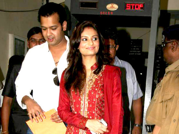 rahul mahajan and dimpy get their marriage certificate 6