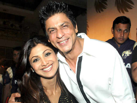 shahrukh khan and arjun rampal rock kkr rr ipl bash 6