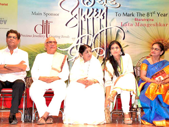 kajol receives dinanath mangeshkar puraskar award 4