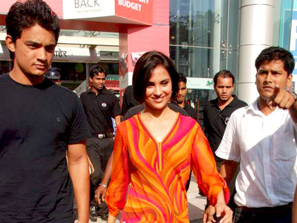 lara dutta promotes housefull 9