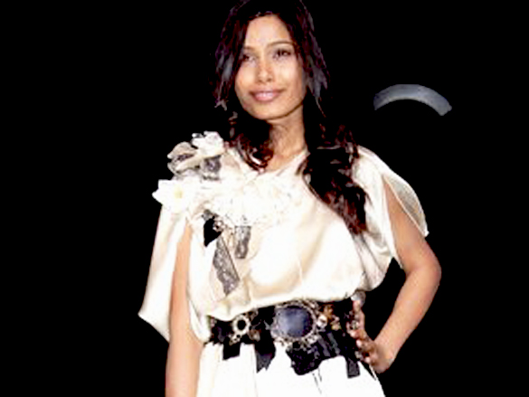 freida pinto 19