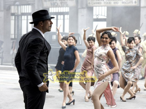 akshay kumardeepika padukone 12
