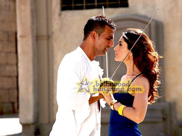 akshay kumarkareena kapoor 26