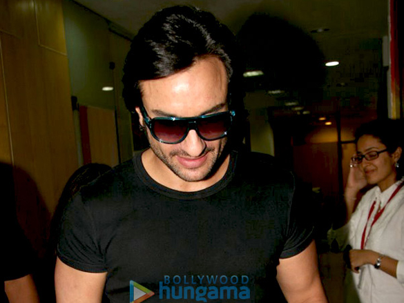 saif ali khan promotes love aaj kal at radio mirchi 6