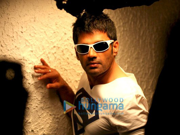 sanjay dutt and sunil shetty shoot for shades eye wear 4