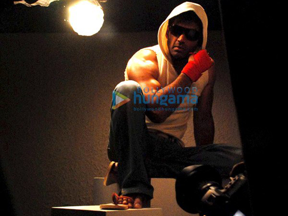 sanjay dutt and sunil shetty shoot for shades eye wear 9