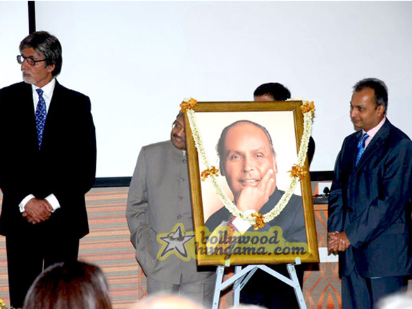 the bachchans at the launch of kokilaben dhirubhai ambani hospital 10
