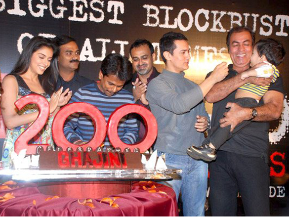 the cast and crew of ghajini celebrate the films 200 crores collections worldwide 60