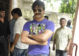 Vivek Oberoi adopts family in Vrindavan