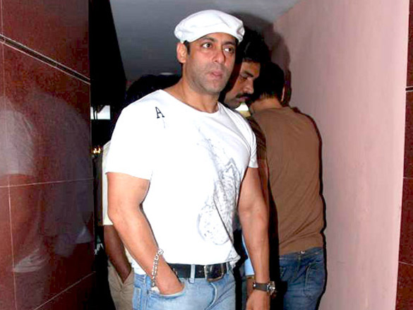salman arbaaz and karan at dabanggs screening 9