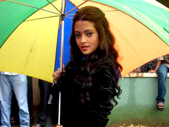 on location of a strange love story 11