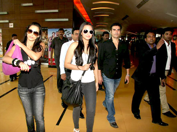special screening of dabangg for underprivilaged kids 4