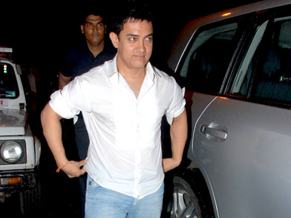 aamir khan and karisma kapoor watch salman khans dabangg 21