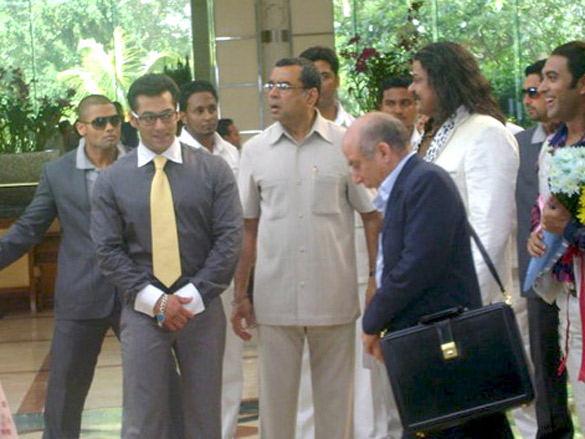 on the sets of ready 13
