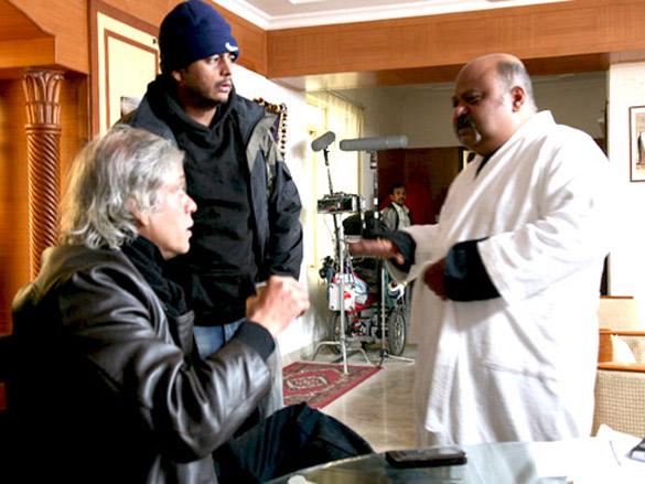 on the sets of yeh saali zindagi 23