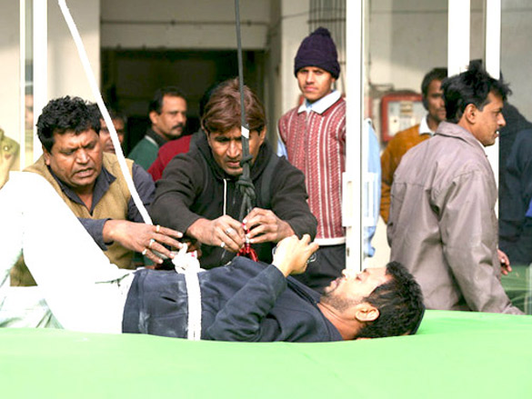 on the sets of yeh saali zindagi 25