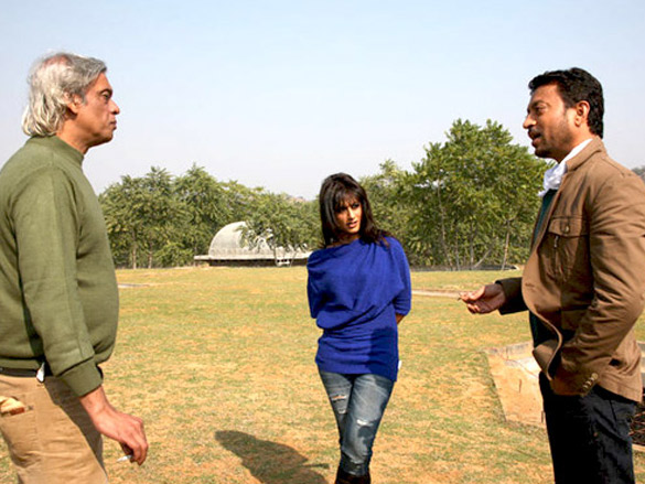 on the sets of yeh saali zindagi 33