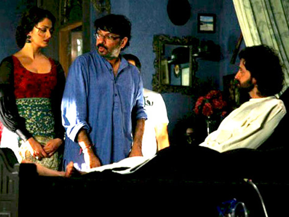 on the sets of guzaarish 12