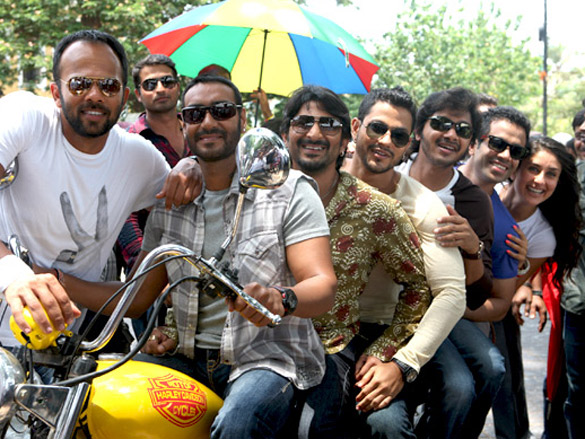on the sets of golmaal 3 9
