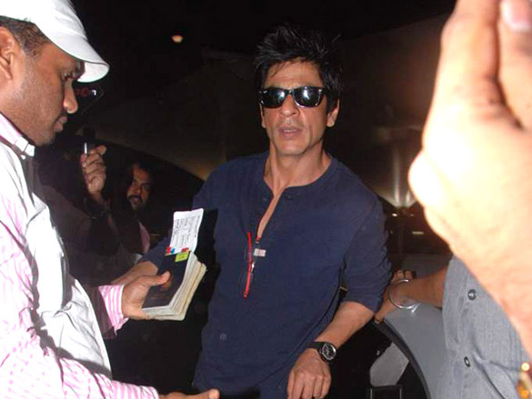 shahrukh khan returns to mumbai from don 2 shoot 9