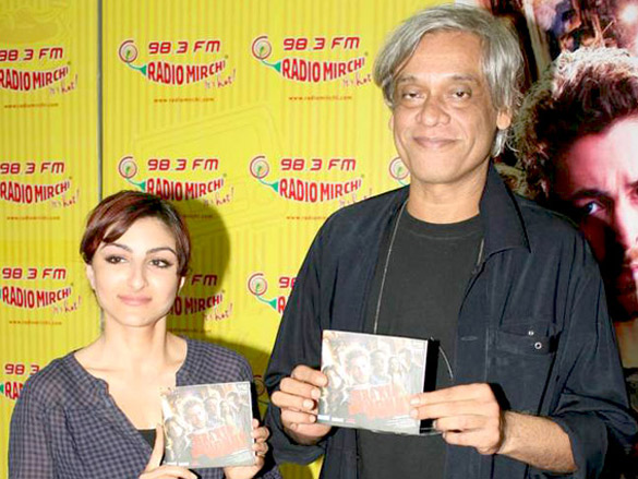 soha promotes tera kya hoga johny at radio mirchi 98 3 fm 6