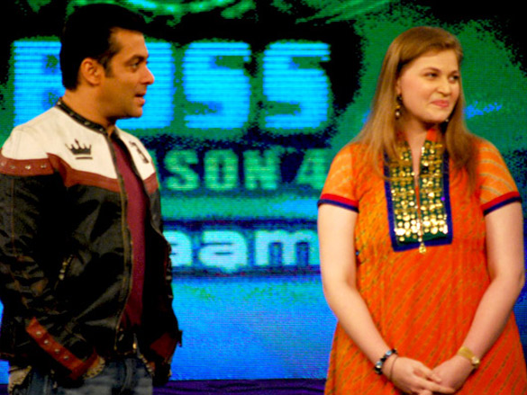 cast and crew of isi life mein on bigg boss 4 5