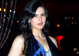 Live Chat: Zarine Khan on Jan 19 at 1900 hrs IST Live Chat: Zarine Khan on Jan 19 at 1900 hrs IST
