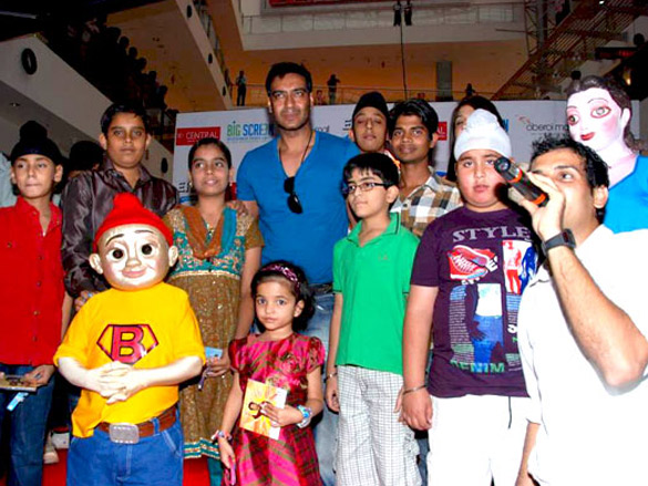 ajay devgn promotes toonpur ka superrhero at oberoi mall 4
