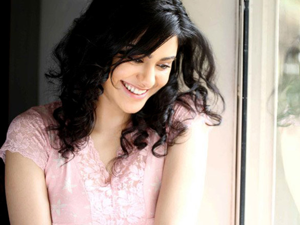 adah sharma 42