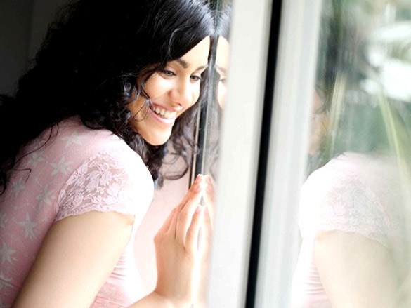 adah sharma 34