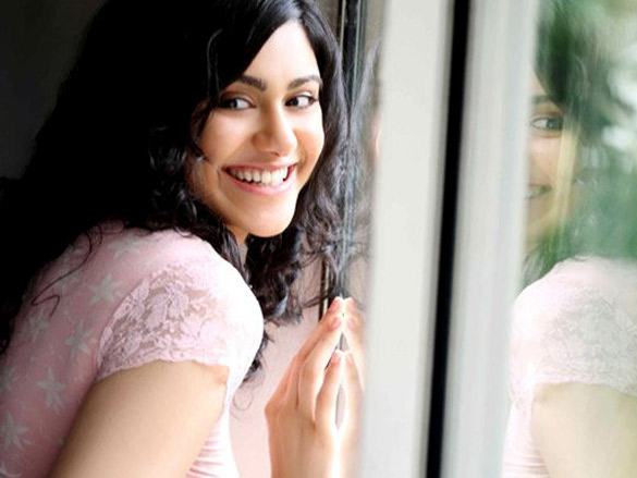 adah sharma 38