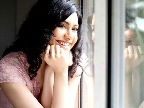 adah sharma 35