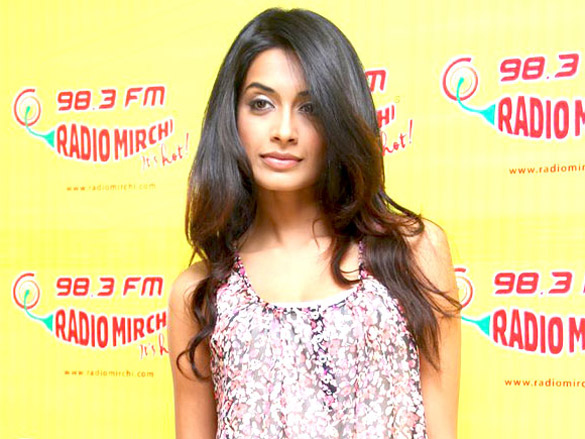 sarah jane dias promotes her film game on 98 3 fm radio mirchi 8