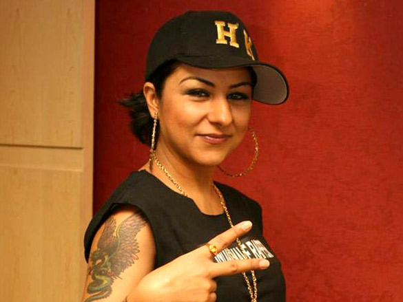 hard kaur promotes patiala house 7