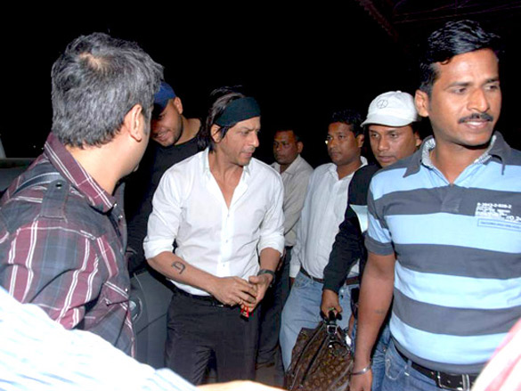 shahrukh and priyanka leave for malaysia for don 2 shoot 3