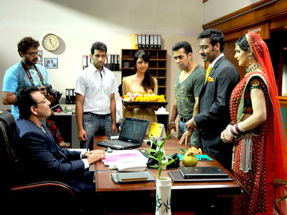 on the sets of ready 25