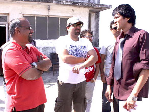 on the sets of zara hatke zara bachke 12