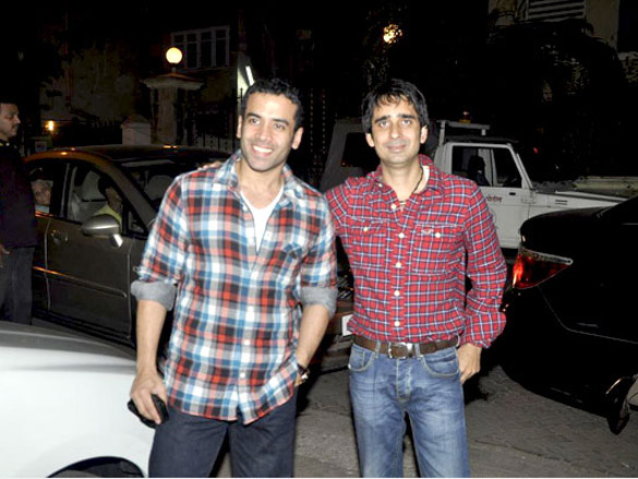 tusshar kapoor at yamla pagla deewana screening by rumi jaffrey 3