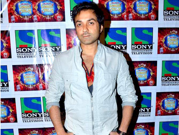 bobby and suniel shetty promote thank you on the sets of comedy circus 10